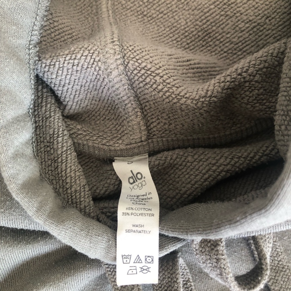 ALO Yoga Jogger Sweatpants and Hoodie Set - Picture 3 of 5